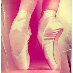 Pointe Shoes Russian Entrada Model E size 35 NEW